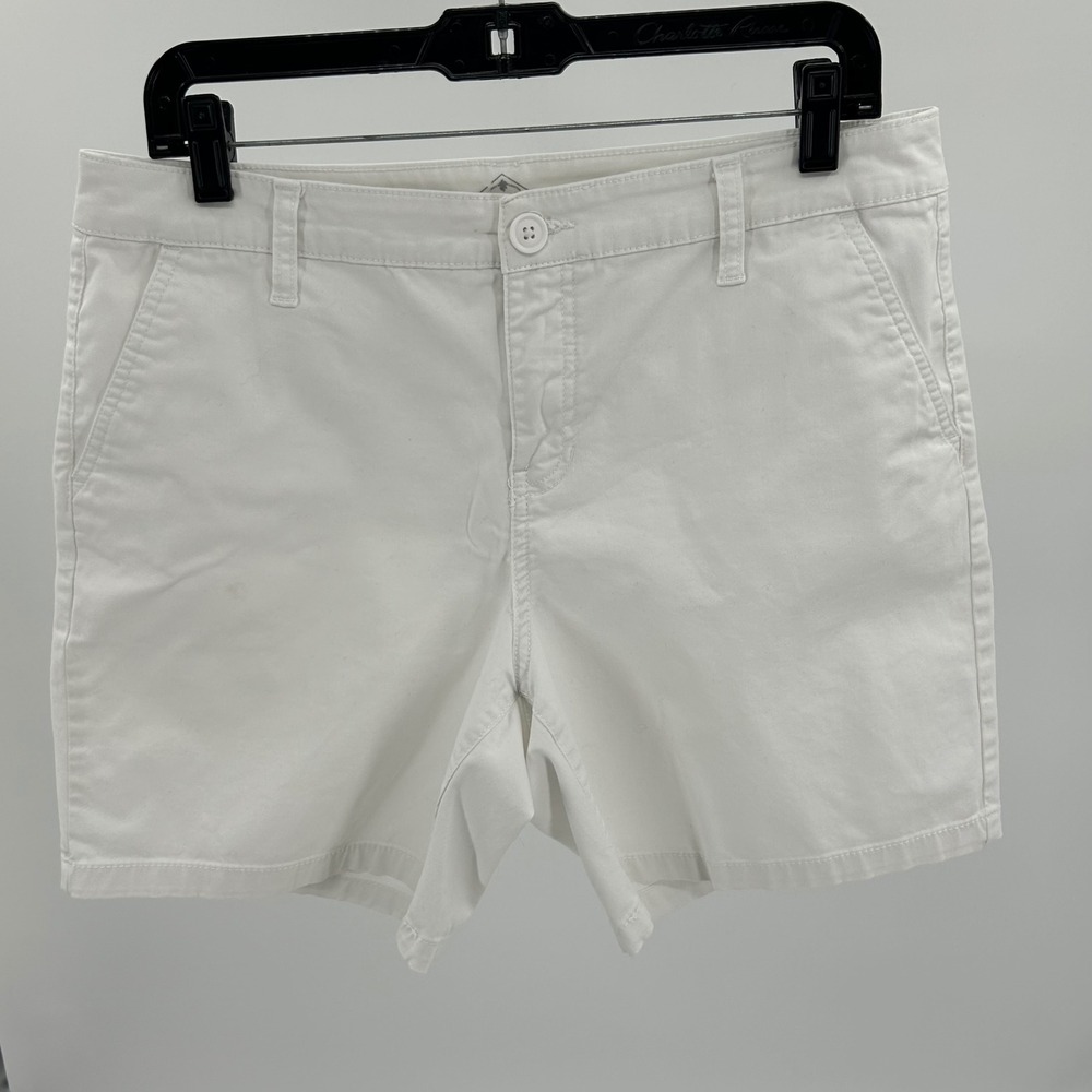 St. Johns Bay Womens White Chino Shorts Size 10 Stretch Cotton‎ Twill Casual